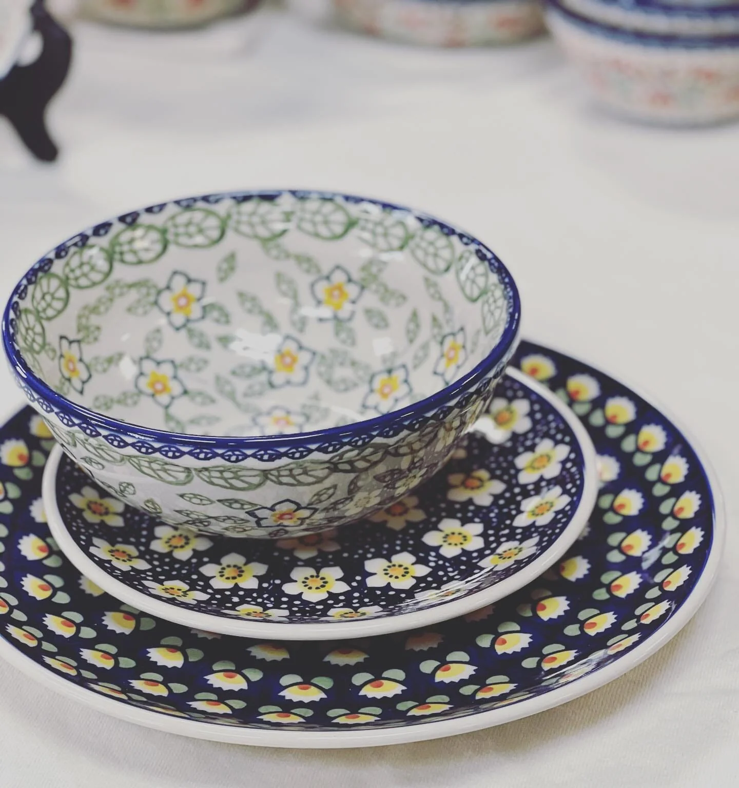 Bowl, Round, 6.75" in "Kitty Cat Path" by Manufaktura | M090T-KOT6 - Image 4