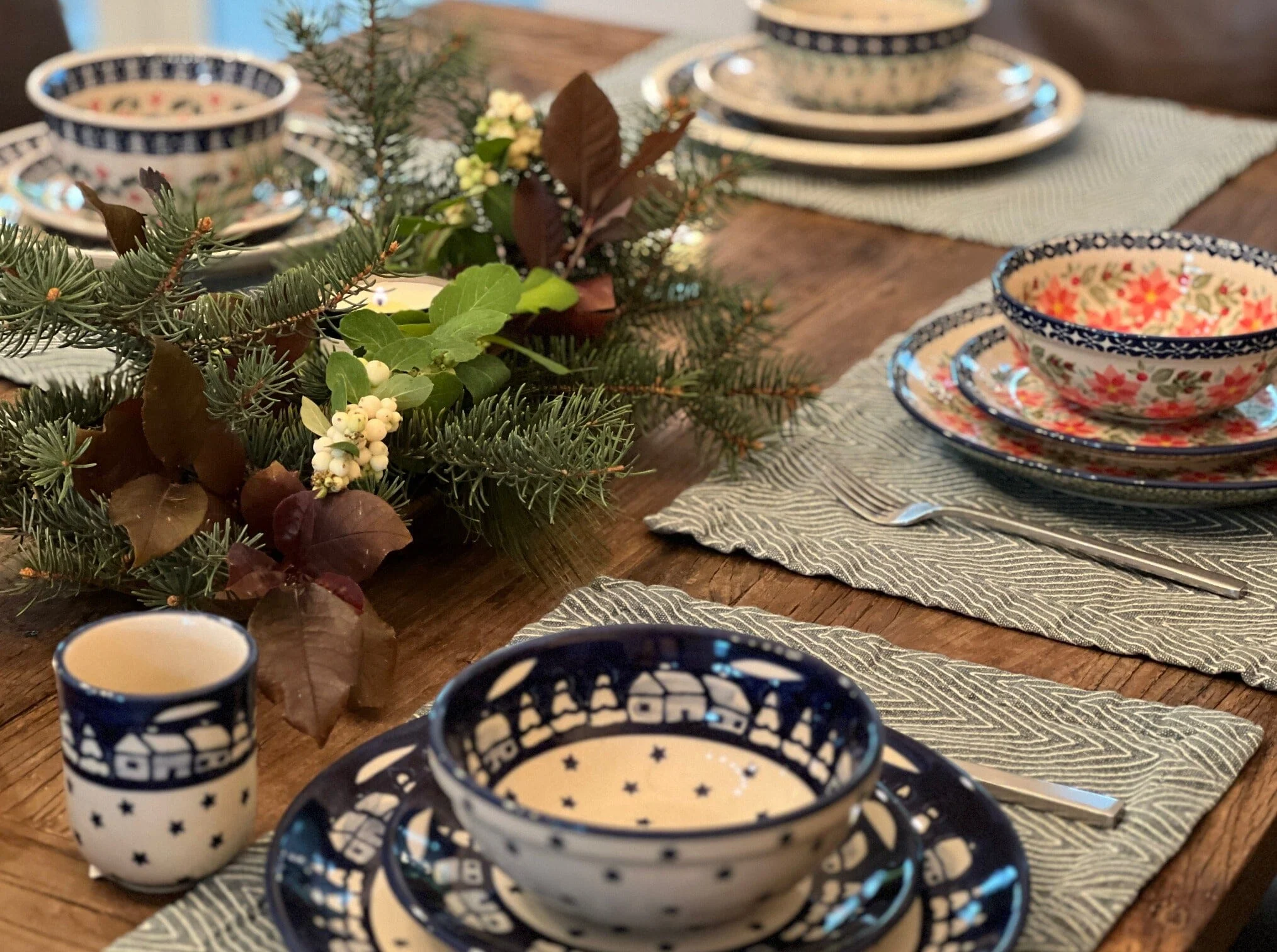 Plate, Round, Dessert, 7.25" in "Pink Poinsettia" by Manufaktura | T131S-PS14 - Image 4